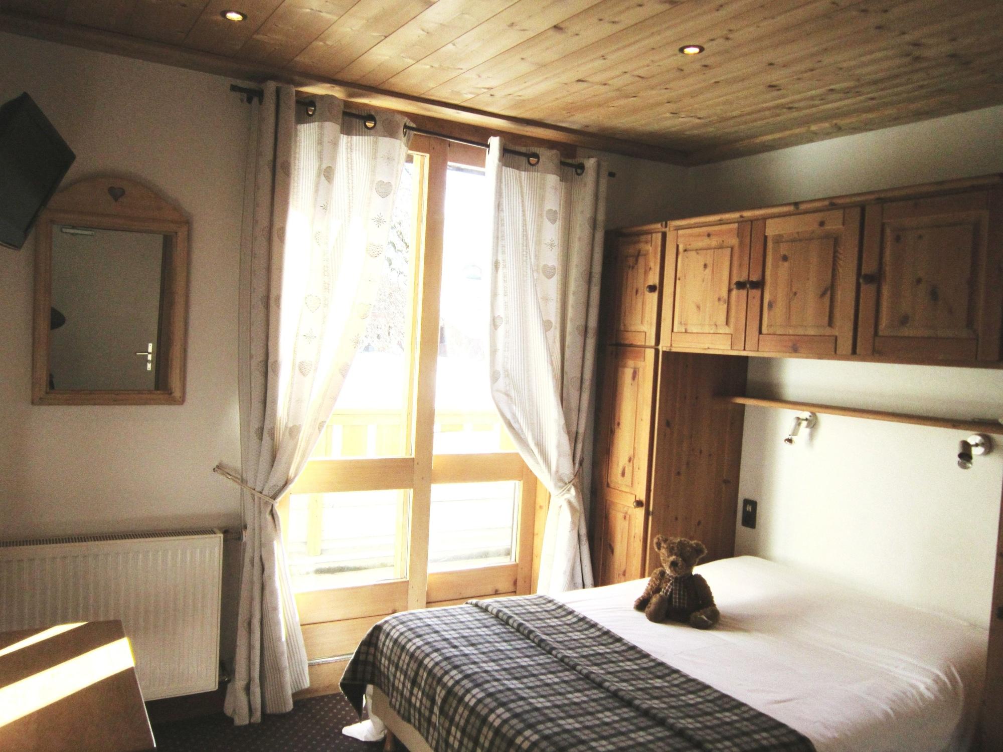 Logis Hotel Gai Soleil Samoens Bagian luar foto