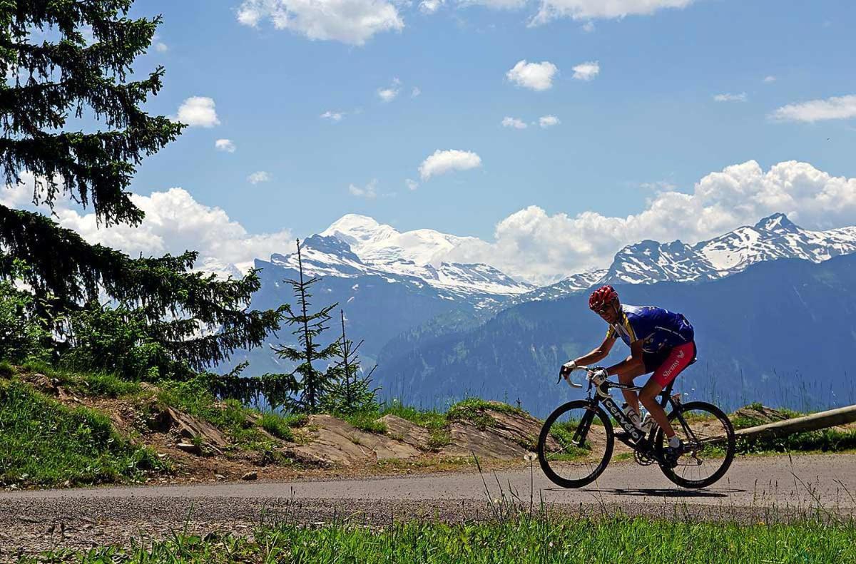 Logis Hotel Gai Soleil Samoens Bagian luar foto