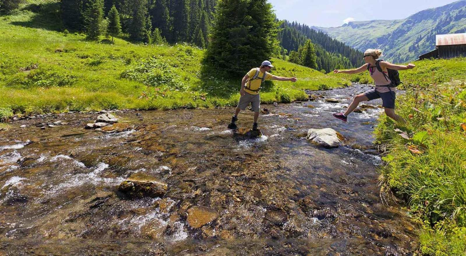 Logis Hotel Gai Soleil Samoens Bagian luar foto