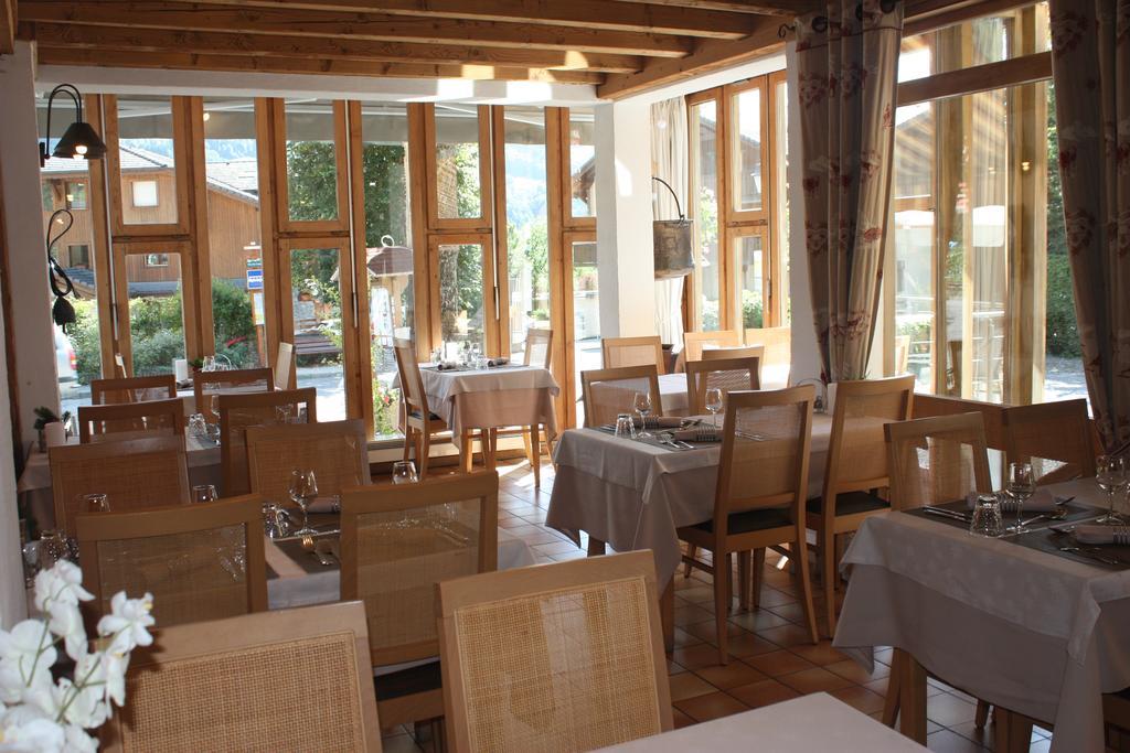 Logis Hotel Gai Soleil Samoens Bagian luar foto