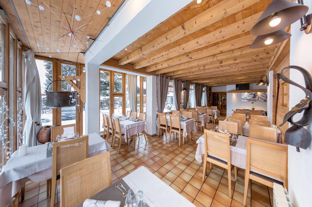 Logis Hotel Gai Soleil Samoens Bagian luar foto