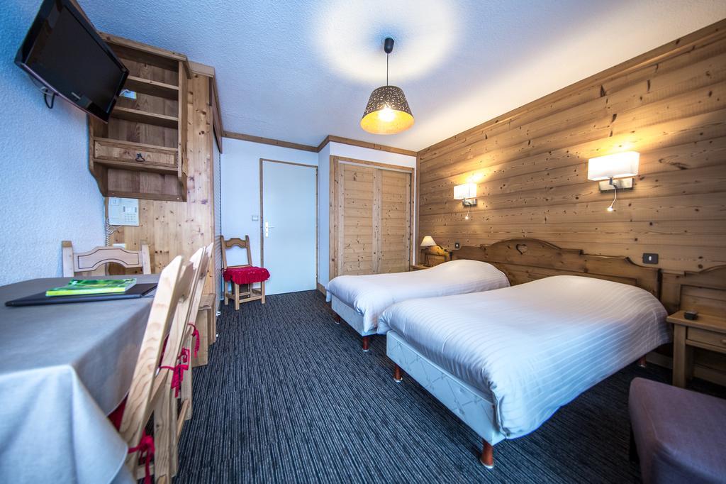 Logis Hotel Gai Soleil Samoens Bagian luar foto