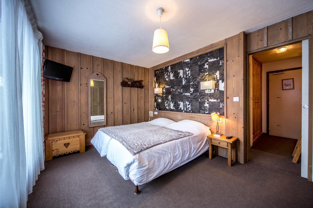 Logis Hotel Gai Soleil Samoens Bagian luar foto