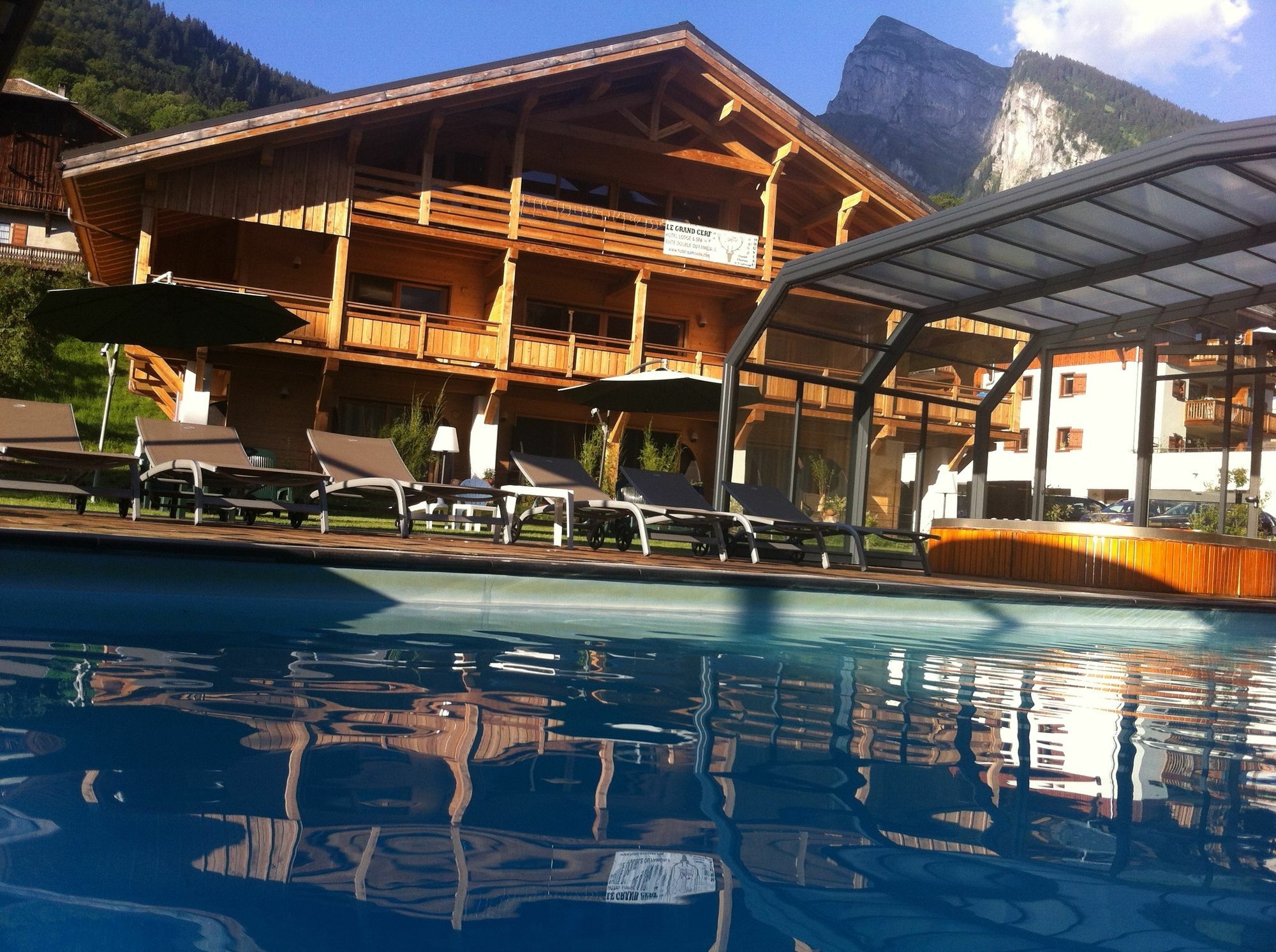 Logis Hotel Gai Soleil Samoens Bagian luar foto