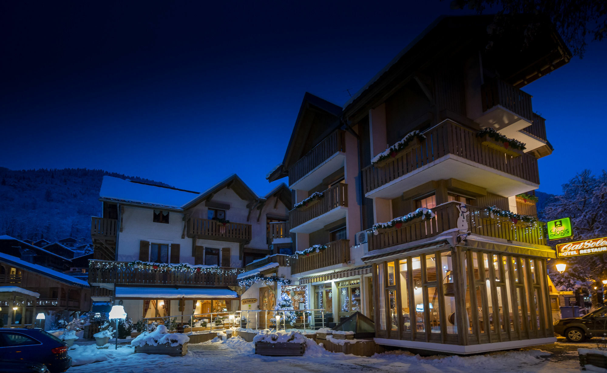 Logis Hotel Gai Soleil Samoens Bagian luar foto
