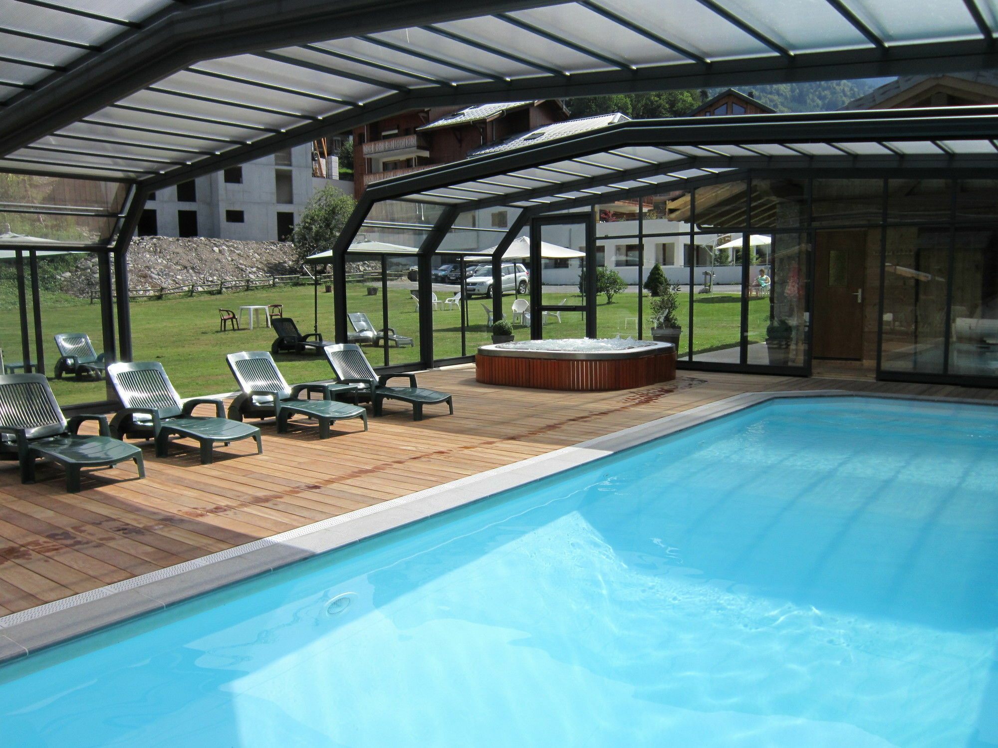 Logis Hotel Gai Soleil Samoens Bagian luar foto